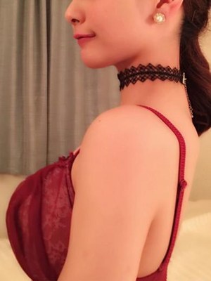 雛形あいのプロフィール写真